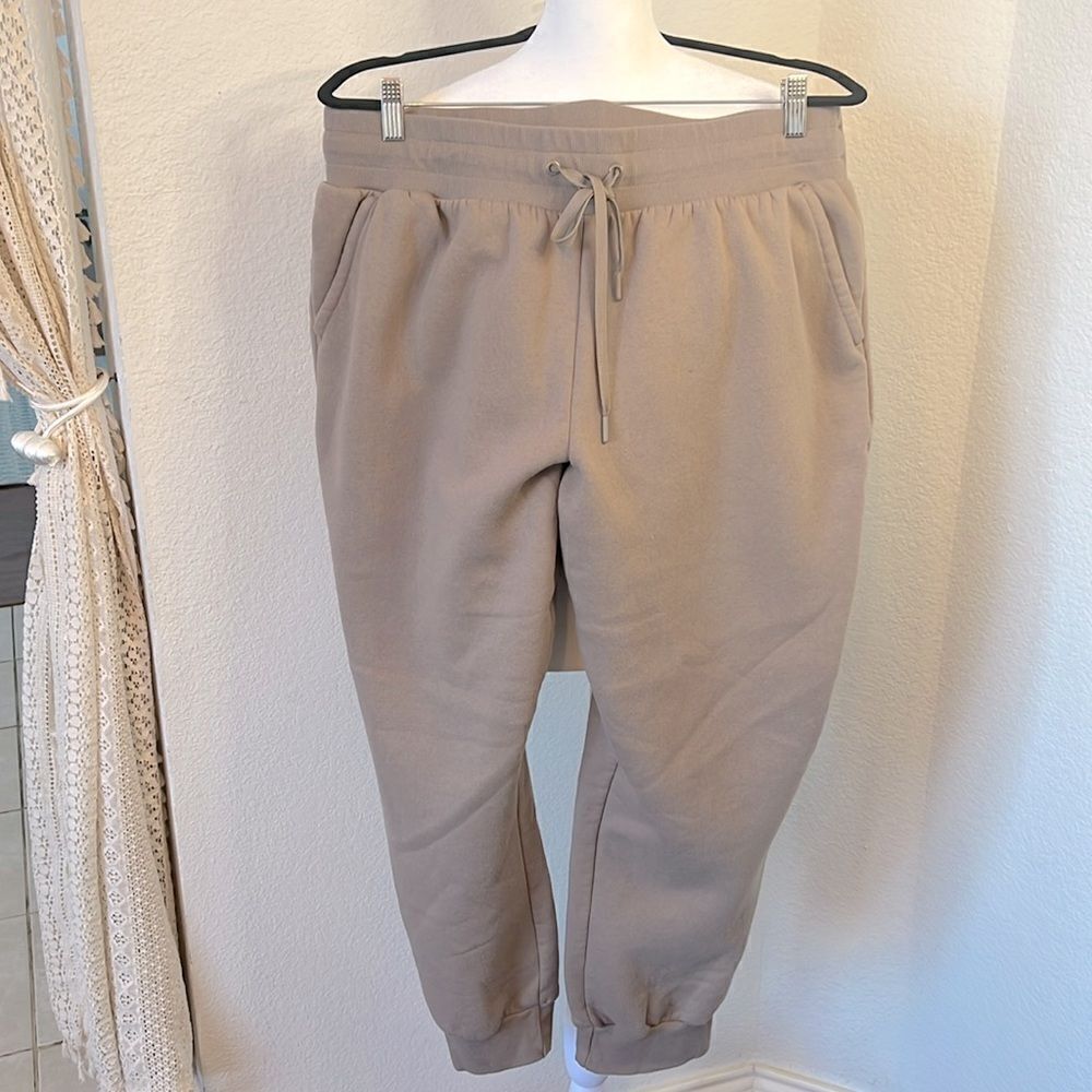 Xersion Super Soft Fleece Jogger in a Rich Taupe Color ~ Size XL